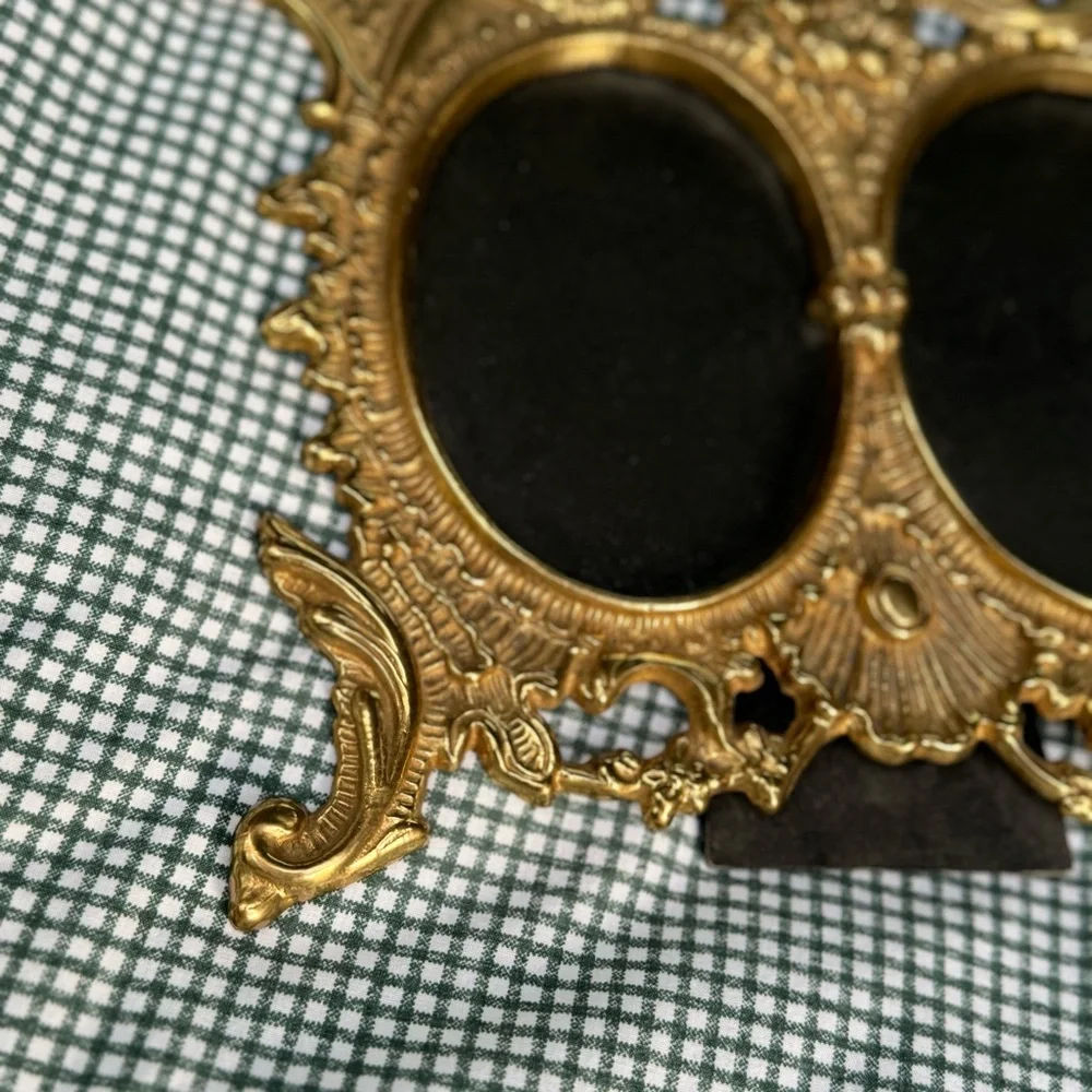 Vintage Victorian Style Brass Ornate Oval Double Photo Easel Picture Frame